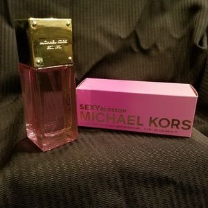 Michael Kors Sexy Blossom Eau de Parfum Spray--NEW